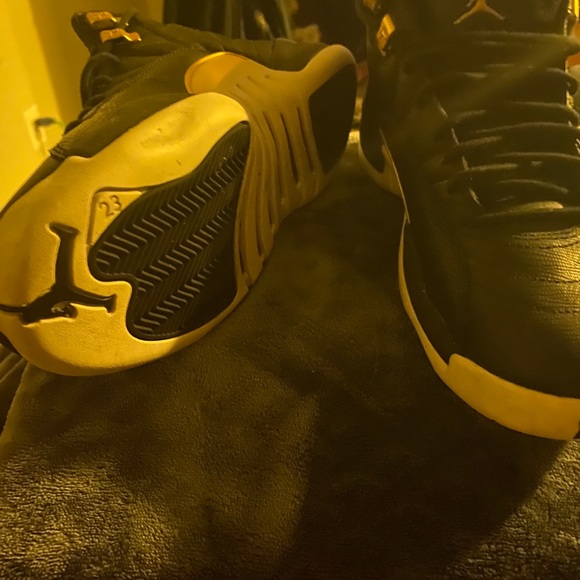 Shoes - Picture 3 of 4